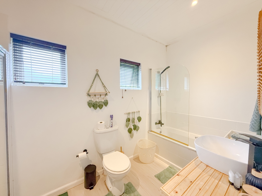 1 Bedroom Property for Sale in Keurboomstrand Western Cape